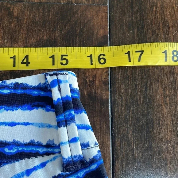 Spanx Sunshine Shorts 6" Womens M Blue Painted Stripe Pull On Pockets 50213R NWT - Picture 8 of 11